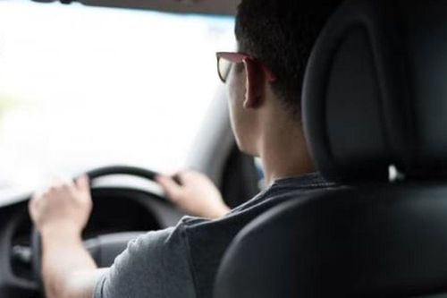 Ban ngày làm việc trong phòng lab, buổi tối chạy Uber, vị tiến sĩ bất ngờ mang về 2,6 tỷ đồng sau 1 chuyến xe