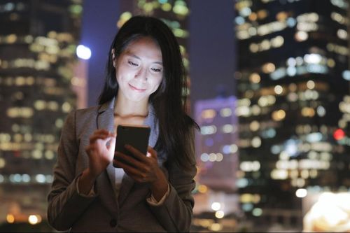 Người trẻ đi làm ưu tiên hẹn hò giữa tuần