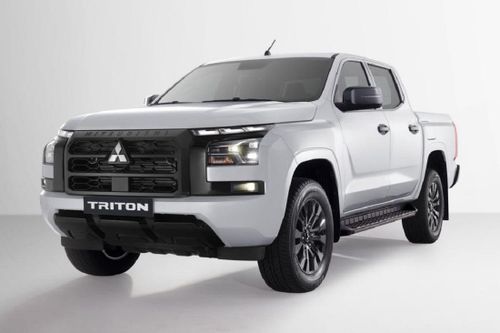 Tin xe 15/9: Mitsubishi Triton thêm bản Premium, Hyundai Custin 2027 lộ diện