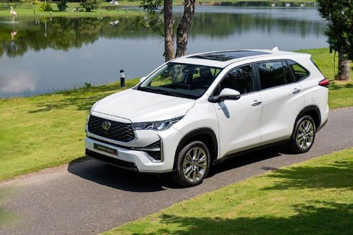Sức mua xe hybrid giảm trong tháng Ngâu, Toyota chiếm thế áp đảo
