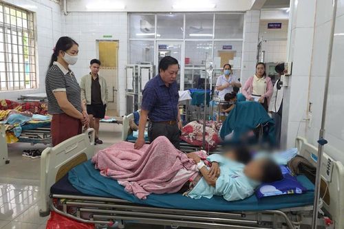 Nghi ngộ độc tập thể sau khi ăn bánh mì ở Quảng Trị: Thêm 20 người nhập viện