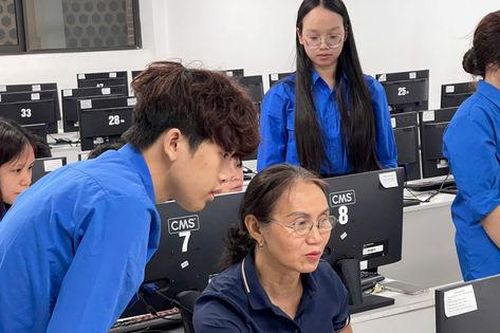 Tuổi trẻ Thanh Xuân đồng hành cùng cán bộ cơ sở trong chuyển đổi số