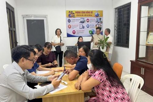 Ánh đèn khuya, mở lối vào đời sống số