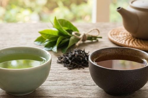 Trà xanh hay trà đen nhiều caffeine, loại trà nào tốt hơn cho sức khỏe?