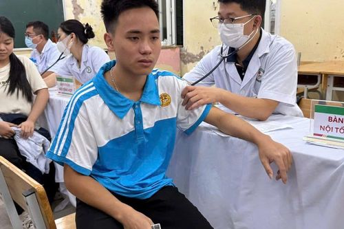 Nhân viên y tế trường học có được hưởng phụ cấp ưu đãi nghề?