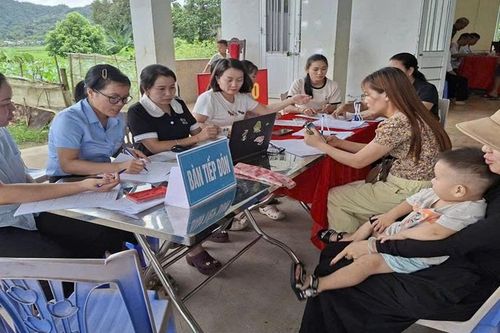 Lai Châu đẩy mạnh khám sức khỏe định kỳ, đưa dịch vụ y tế đến gần dân