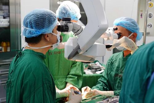 1.000 ca vi phẫu thành công: Hành trình làm chủ kỹ thuật khó, thay đổi 1.000 cuộc đời