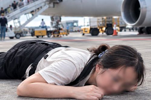 Xuống máy bay chưa đầy 10 phút, người phụ nữ 30 tuổi bất ngờ tử vong