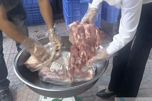 TP Hà Nội yêu cầu làm rõ phản ánh thực phẩm 'có mùi lạ' tại trường học