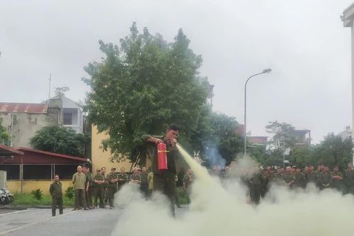 Huấn luyện nghiệp vụ phòng cháy, chữa cháy cho lực lượng an ninh cơ sở