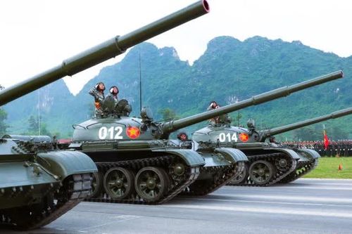 Mạnh hơn T-54/T-55 nhưng vì sao T-62 không trở thành dòng xe tăng chủ lực?