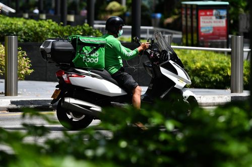 Tài xế Grab, GoJek ở các nước được hưởng bao nhiêu trên mỗi cuốc xe?