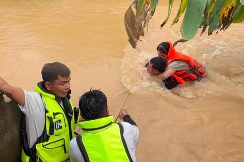 Lũ bủa vây Nghệ An