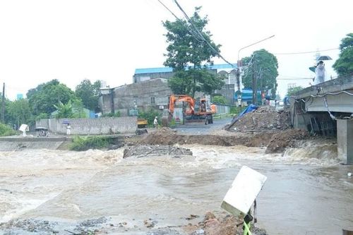 Thái Nguyên mở dòng thoát lũ tại khu vực Cầu Điệp