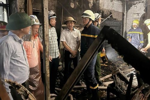 Cháy nhà 4 tầng ở Hà Nội làm 5 người tử vong