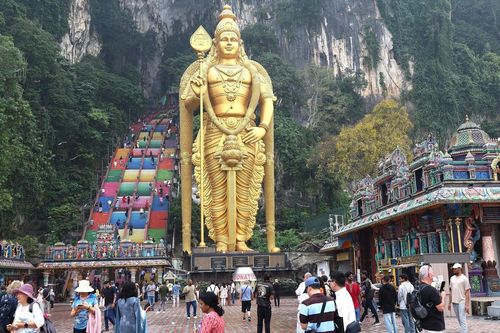 Động Batu – Sắc màu văn hóa Hindu giữa lòng Malays