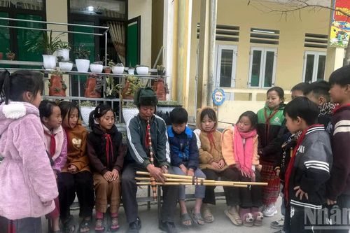 Giữ vai trò nòng cốt trong phát triển kinh tế, giữ gìn bản sắc văn hóa ở vùng cao Tuyên Quang