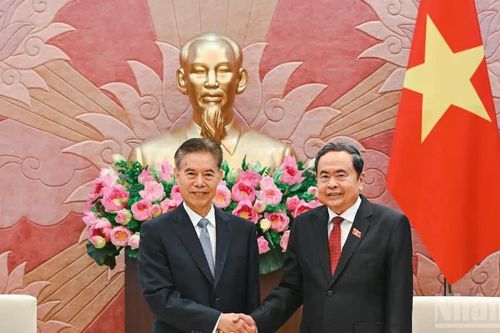 [Ảnh] Chủ tịch Quốc hội Trần Thanh Mẫn tiếp Chủ nhiệm Ủy ban Tài chính-Kinh tế của Nhân đại toàn quốc Trung Quốc