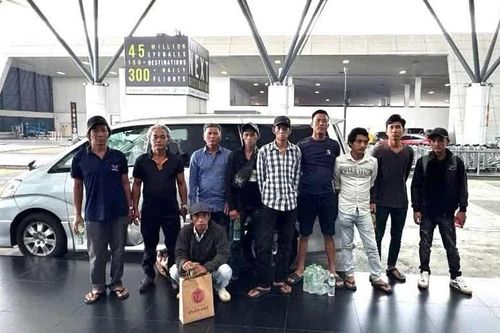 Bảo hộ công dân 10 ngư dân từ Malaysia về nước an toàn, cảnh báo rủi ro khi tìm việc làm ở nước ngoài