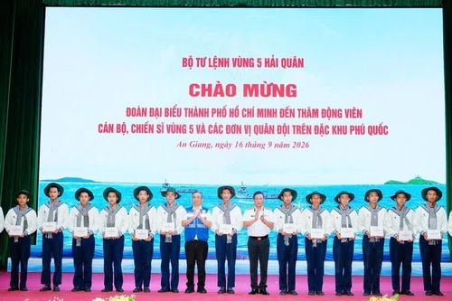 Thành phố Hồ Chí Minh tiếp sức lực lượng bảo vệ biển đảo Tây Nam