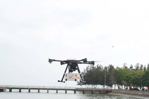 Bưu kiện 'bay' qua biển và bước chuyển của bưu chính số