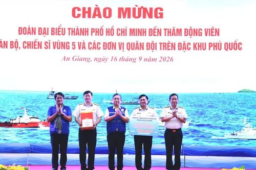 TPHCM trao tặng nhiều công trình đến cán bộ, chiến sĩ ở đặc khu Phú Quốc