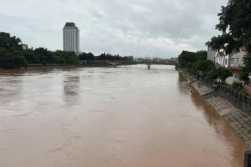 Nước trên các sông ở Phú Thọ, Ninh Bình, Thanh Hóa lên nhanh