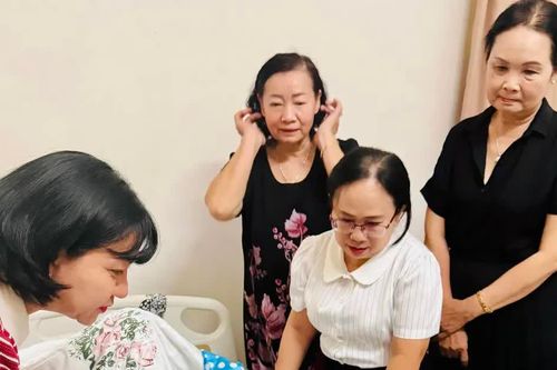 Thăm hỏi, tri ân Nhà thơ Lê Giang và Nghệ nhân ưu tú Cao Thị Thắng