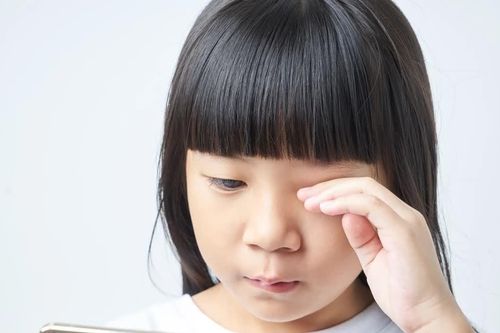 Cách hữu hiệu phòng ngừa cận thị học đường