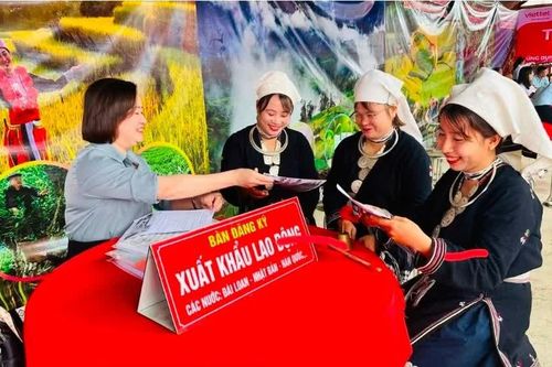 Đưa cơ hội việc làm về tận bản, người dân vùng cao có thêm lựa chọn