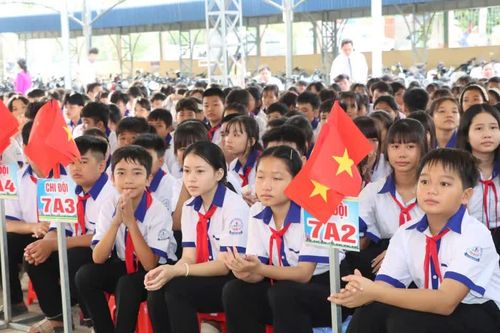 Chống lạm thu đầu năm học: Siết từ khoản thu đến cách thu