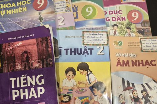 Trước 17h ngày 18/9, học sinh TP Huế phải được cung ứng đủ sách giáo khoa
