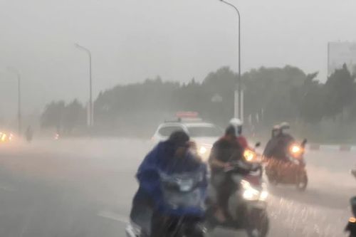 Miền Bắc tiếp tục mưa lớn, Hà Nội có nơi dự báo mưa trên 250mm