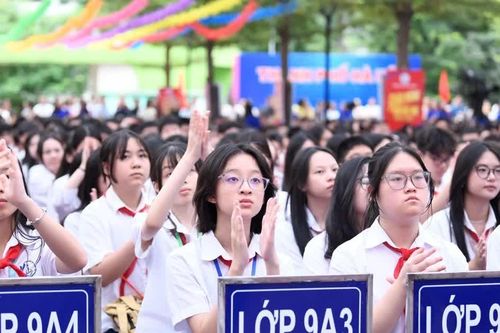 Trường học công lập ở Hà Nội được phép thu những khoản nào?