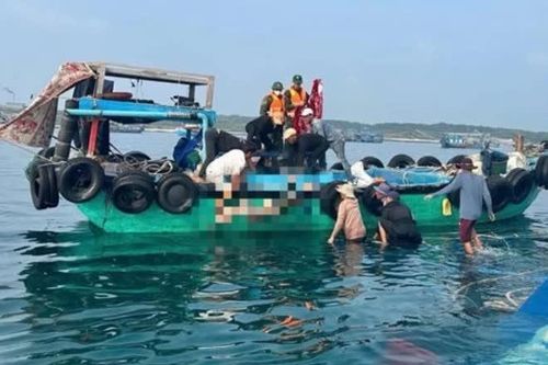 Tìm thấy thi thể thuyền viên mất tích vụ lật tàu gần đảo Phú Quý