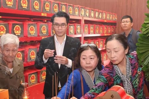 Truy điệu, an táng hài cốt liệt sĩ tại Công viên Lê Thị Riêng vào đầu tháng 10