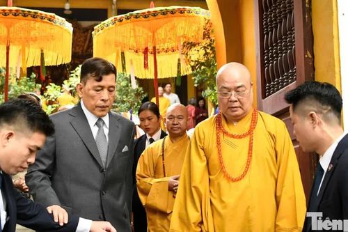 Những ngôi chùa Việt được Hoàng gia Thái Lan bảo trợ