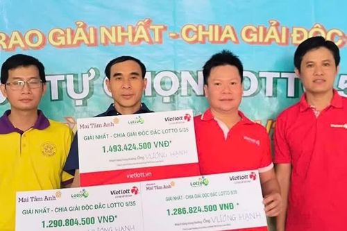 Người trúng 3 giải nhất Vietlott không đeo mặt nạ