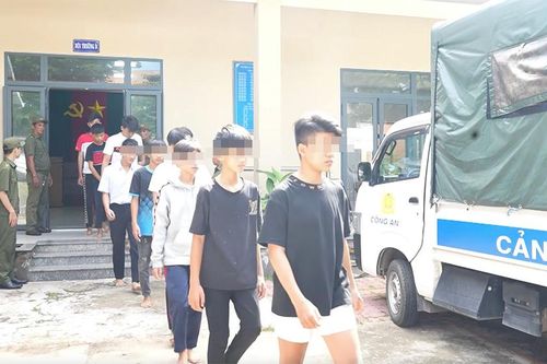 Hàng chục 'quái xế' tụ tập ở biệt thự rồi chạy xe độ chế náo loạn Vũng Tàu