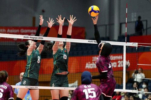 Tuyển bóng chuyền nữ Việt Nam thắng đội có... học sinh cấp 2 ở Asiad
