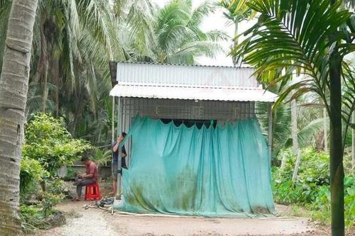 Chồng dùng dao đâm vợ tử vong rồi tự sát bất thành