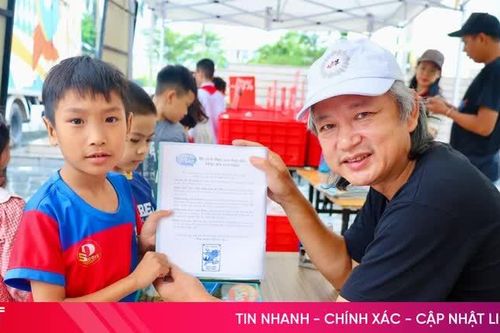 Trẻ em Hà Tĩnh háo hức nhận sách miễn phí