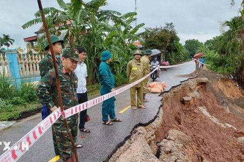 Phú Thọ: Mưa dông gây sạt lở nghiêm trọng tại xã Tu Vũ