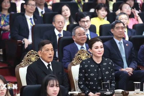 Nhà vua và Hoàng hậu Thái Lan thăm Trung tâm Ngôn ngữ và Văn hóa Thái Lan