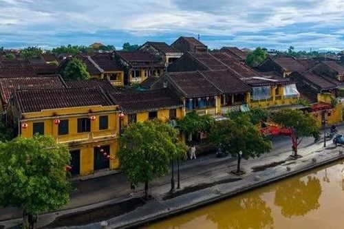 Nghe thời gian kể chuyện phố Hội