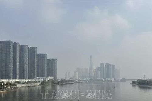 Không khí TP Hồ Chí Minh mờ đục, chất lượng ở mức kém