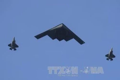 Vũ khí với vẻ ngoài giống tàng hình cơ B-2 xuất hiện tại Ba Lan