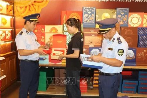Siết chặt kiểm soát an toàn thực phẩm dịp Tết Trung thu