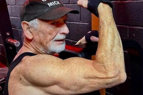 Cụ ông U90 sở hữu thân hình như thanh niên, bí quyết khiến ai cũng ngỡ ngàng