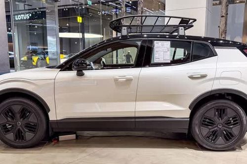 SUV công suất 428 mã lực, thiết kế hầm hố, goá gần 1,4 tỷ đồng